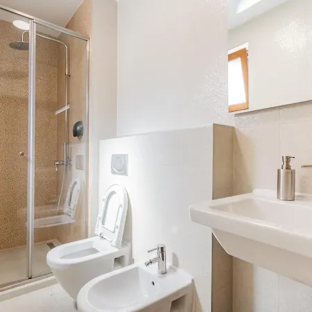 Rubik 公寓式酒店 4*